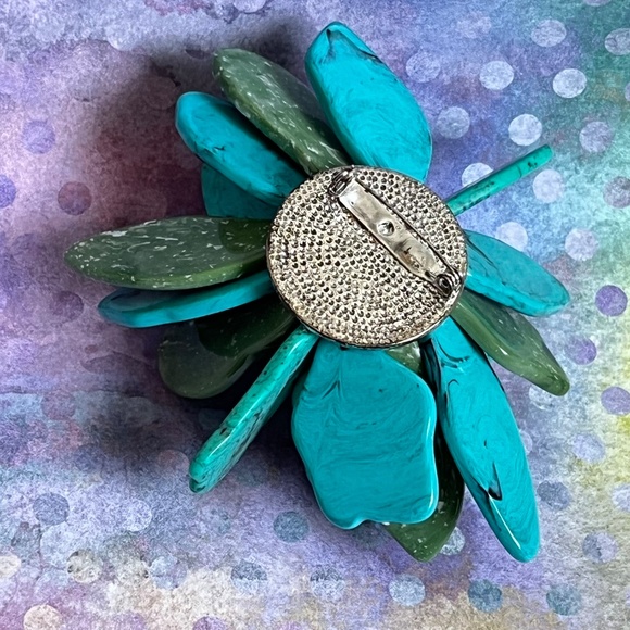 VINTAGE ARTISAN  Brooch Lucite Petal Flower - Picture 3 of 4